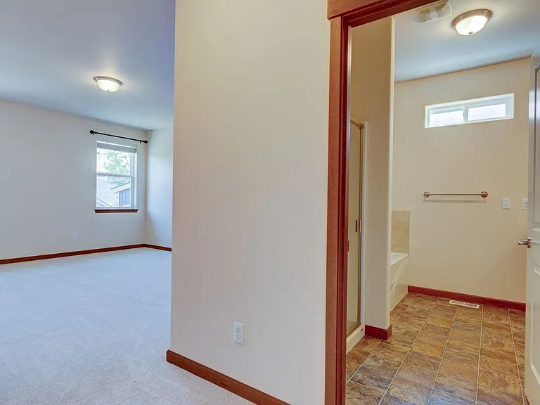 1640 SW Downfield Way — Photo 13