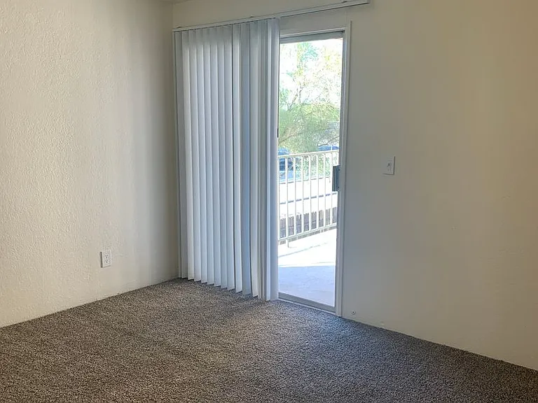 Taylor Heights Apartments — Photo 41