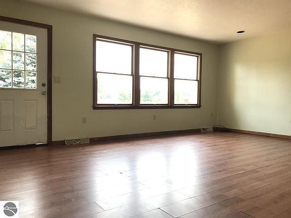 3rd image of 2194 S Sara Dr