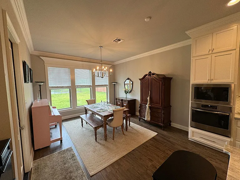 629 Dumaine Dr — Photo 6