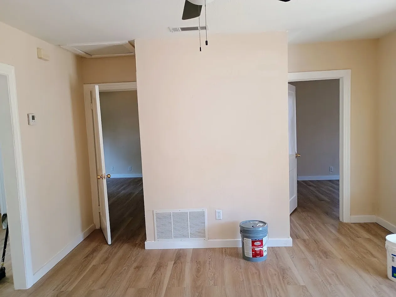 3 bed, 1066 sqft, $1,800 — Photo 3