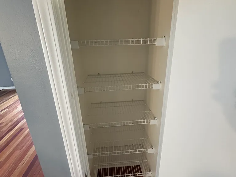 2074 Cambridge Cir — Photo 20