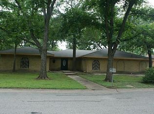 2804 Lafayette St, Corsicana, TX 75110