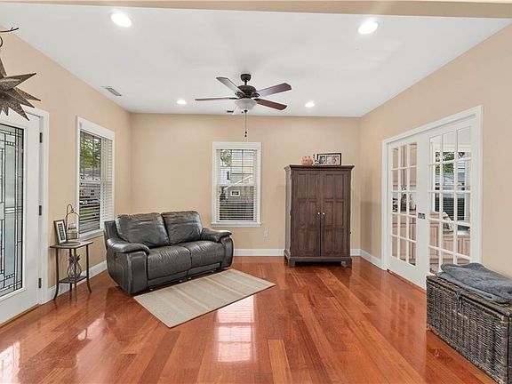 5th image of 11 Ferncliff Ave