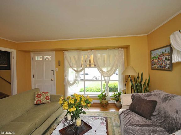 3rd image of 7627 N Odell Ave