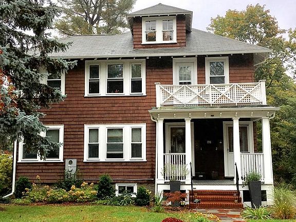 2nd image of 198 Stratford St #2
