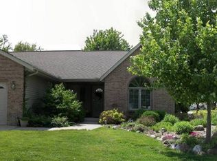 2390 Parklake Dr, Morris, IL 60450