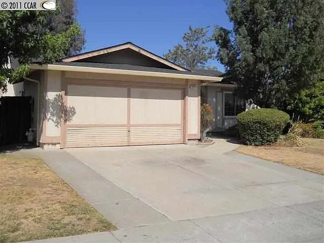 2200 Daffodil Dr photo 1