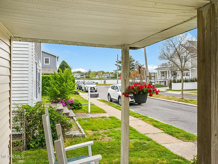 1842 Parkway Way #FRONT — Photo 5