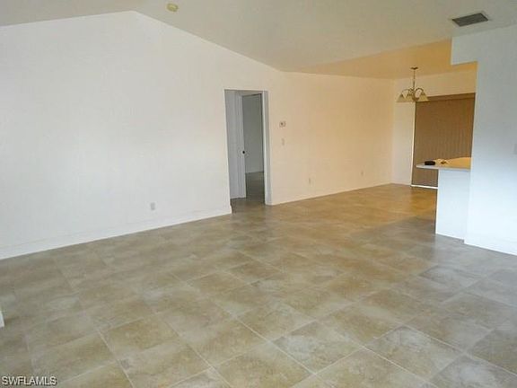 4th image of 2637 SW 27th St