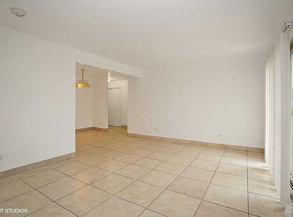 3rd image of 693 E Fullerton Ave #3-106