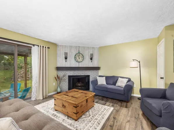 6542 Bella Vista Dr NE, Rockford, MI