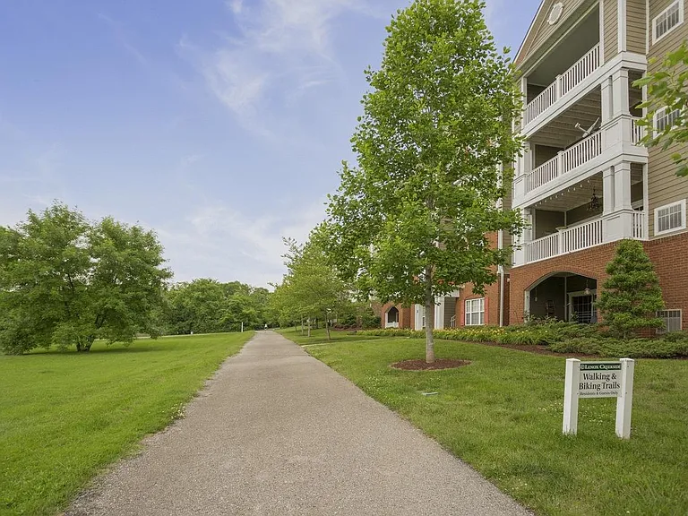 8201 Lenox Creekside Dr #M9 — Photo 24