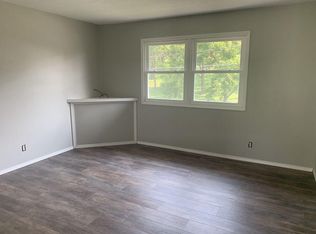 3016 Woodland Dr SW #1, Cedar Rapids, IA 52404