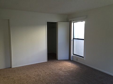 2nd image of 2621 Harbor Blvd