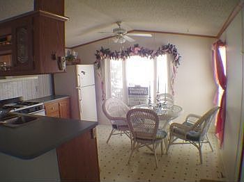 Eat In Kitchen w/Bay Window