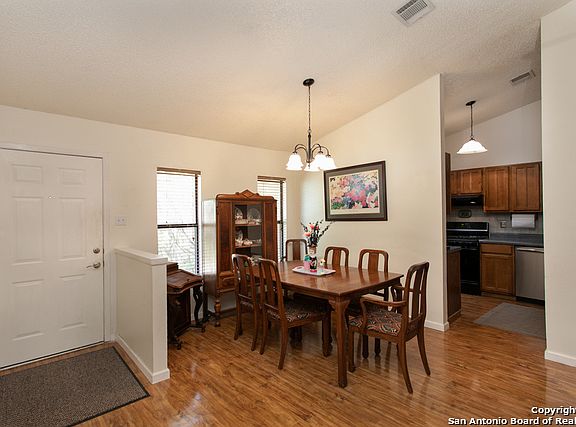 4th image of 4718 Barhill St