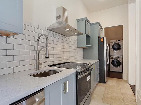 4th image of 924 Euterpe St