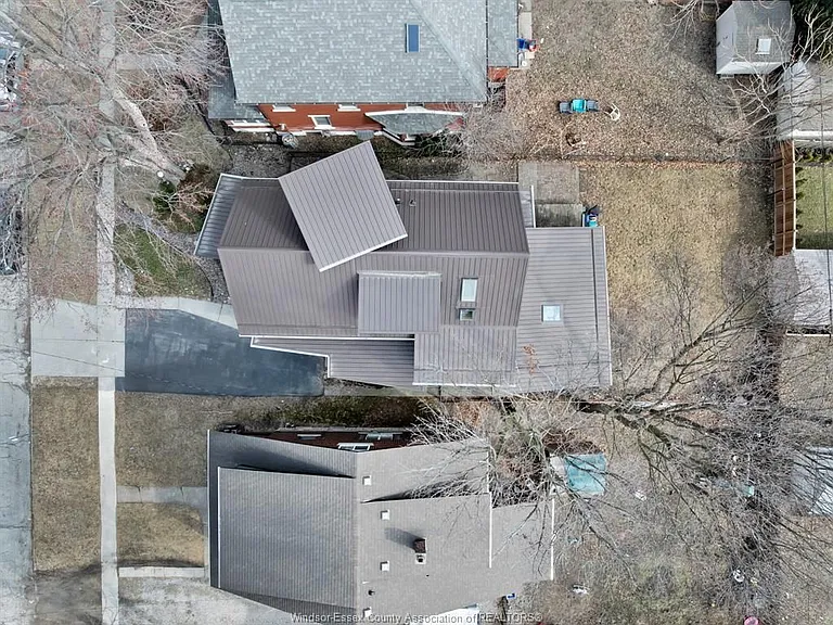 3131 Donnelly St — Photo 37