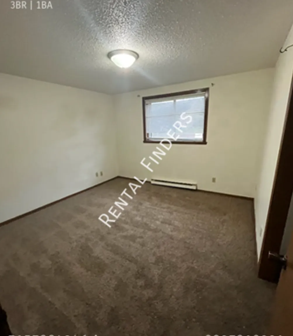 3 bed, $1,195 — Photo 3