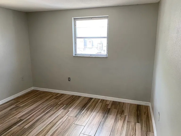 9330 Lido Ln — Photo 5