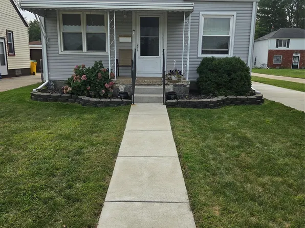 17980 Wexford St, Roseville, MI 48066