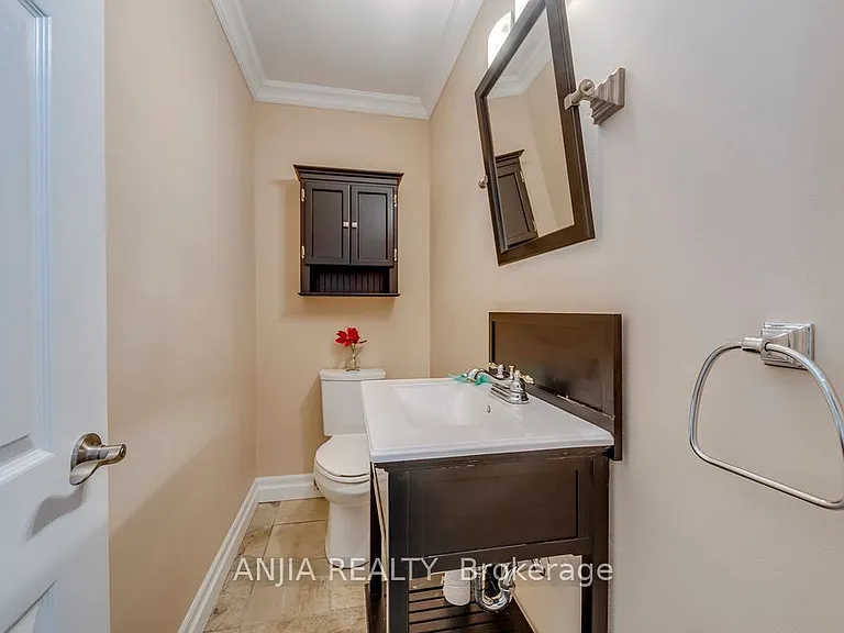 2419 Lionheart Cres — Photo 25
