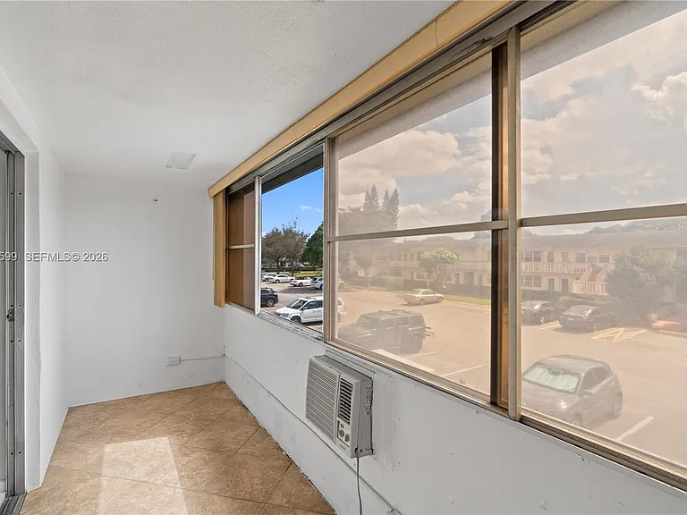 237 Camden E #237-J — Photo 11