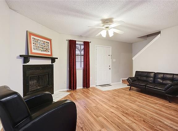 2nd image of 725 Heavens Dr APT 7