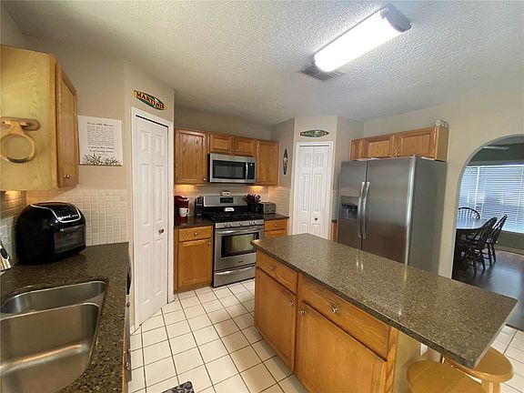 4th image of 16011 Buxley Ct