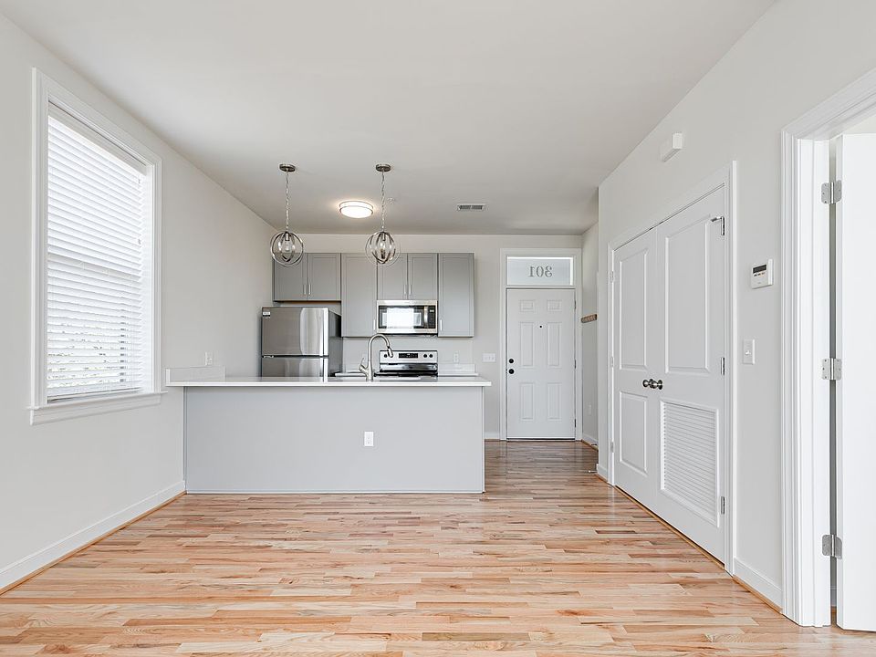 1st image of 2910 Q St #103