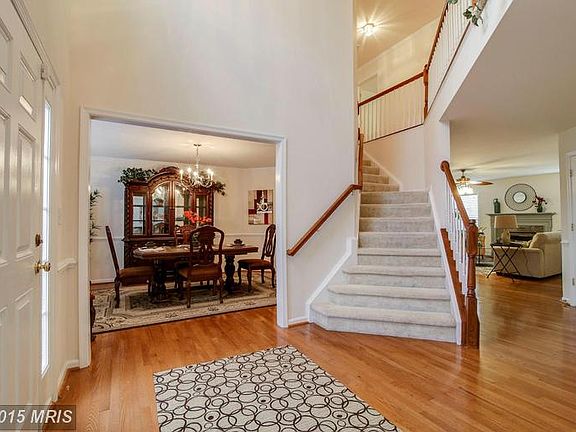2-Story Foyer