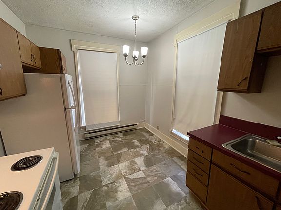 5th image of 504 W Main St #B