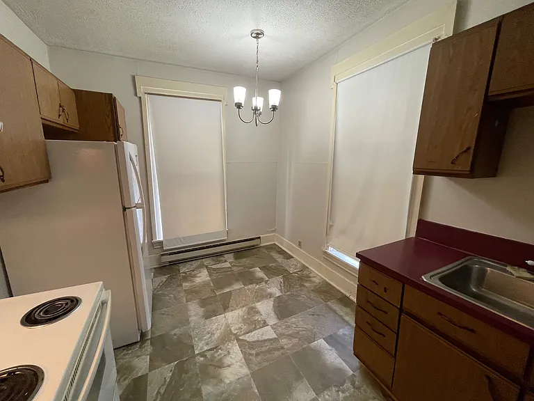 504 W Main St #B — Photo 5