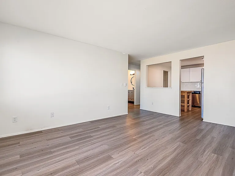 Northlink Apartments — Photo 22