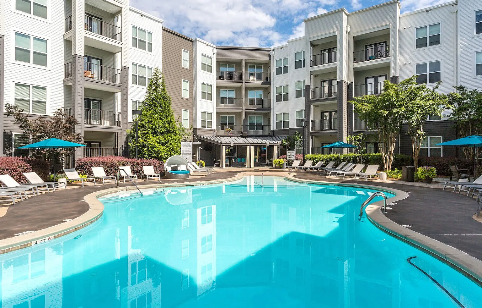 Avana Westside — Photo 1