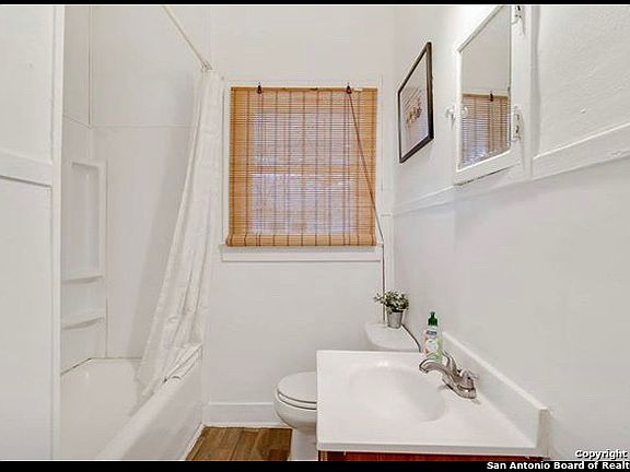 2nd image of 2510 E Houston St #A