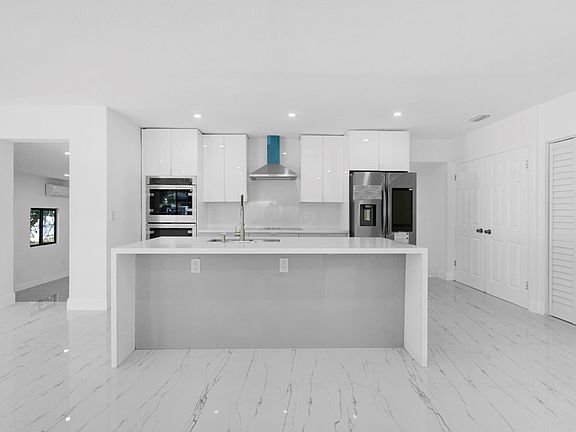 5th image of 16011 NW 38th Court