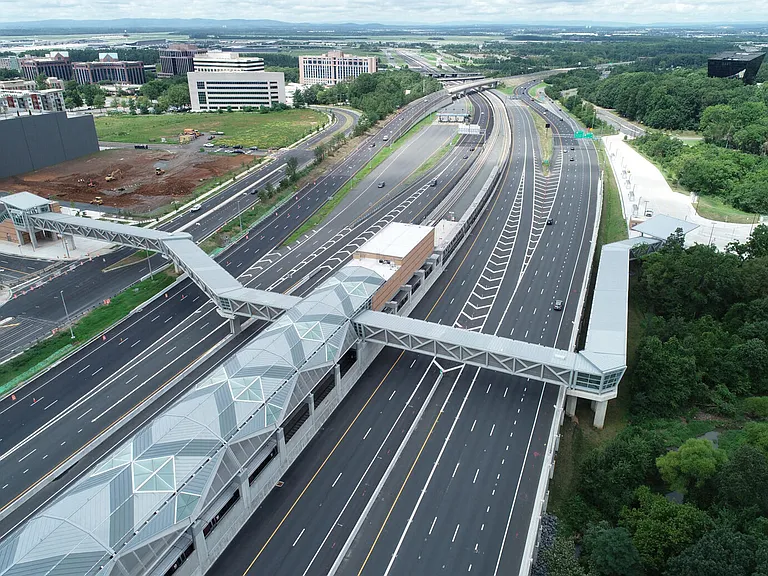 Convenient access to Dulles Greenway