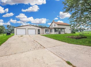 3562 N Tower Rd, Freeport, IL 61032