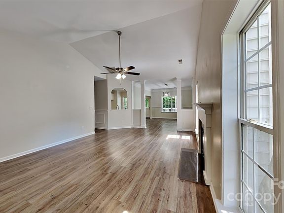 5th image of 5139 Stowe Derby Dr