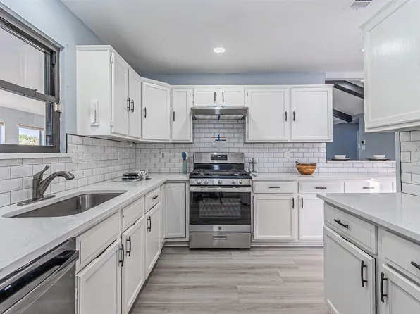 1541 Waterford Dr, Lewisville, TX 75077