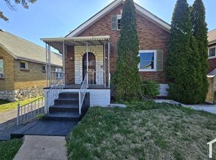 8548 Drury Ln, Saint Louis, MO