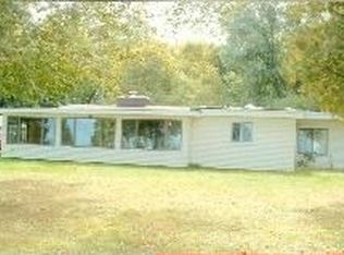 9266 Lakeshore Rd, Port Austin, MI 48467