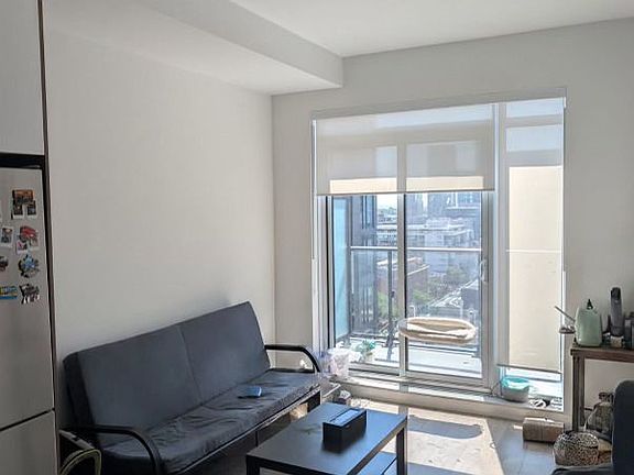 2nd image of 543 Richmond St W #Lph15