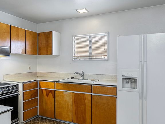 5th image of 4512 Delamar Ave NE