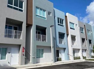 2555 193rd St #2108, Miami, FL 33180