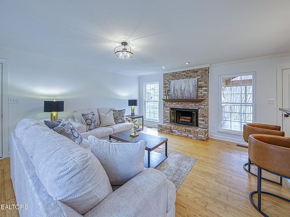 3rd image of 1227 Chelsea Rd