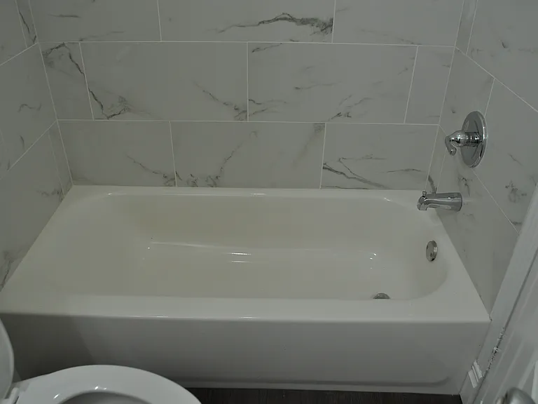 205 E Travis St — Photo 9