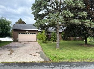 12 Vista Rd, Troy, NY 12180